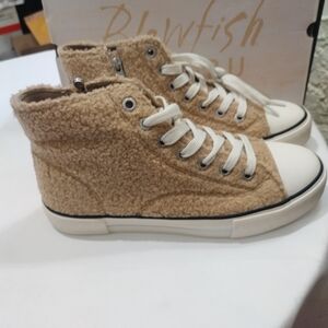 Women's Kimber-hi Oxfords  Crafted with twill or faux-shearling upper, Size 9